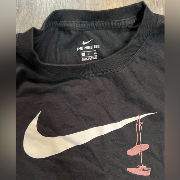 Nike T Shirt - Picture 3 of 3